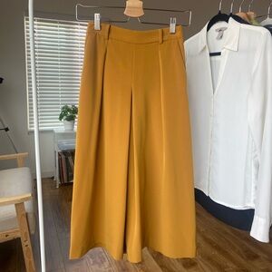UNIQLO Yellow Wide Leg Cropped High Rise Pants - Size XS 24-25